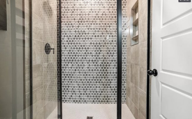 Building Photo - 121 S Cedar Ave