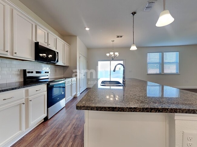 Building Photo - 5780 Hampton Creek Rd