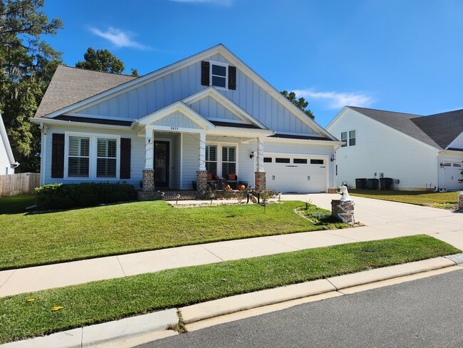 Foto del edificio - 5855 Vlg Rdg Wy