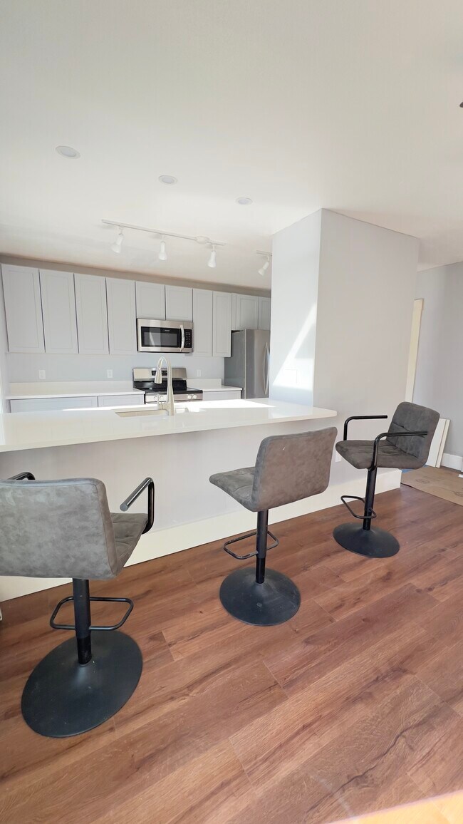 Building Photo - 31 Severance St