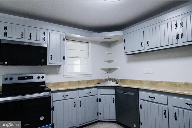 Foto del edificio - 412 Millwoof Dr