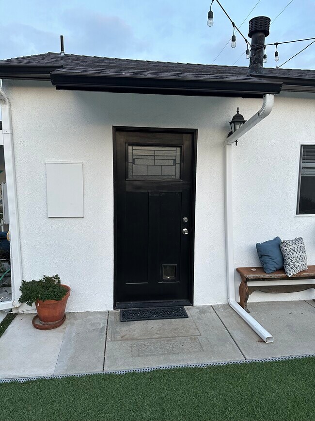 Foto del edificio - 14730 Weddington St