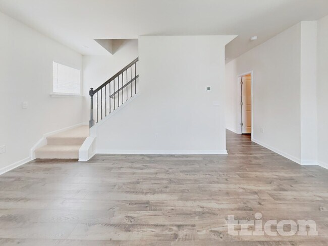 Foto del edificio - 291 Hanging Elm Ln