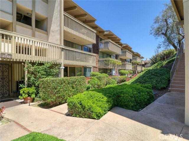 Primary Photo - 6542 Ocean Crest Dr