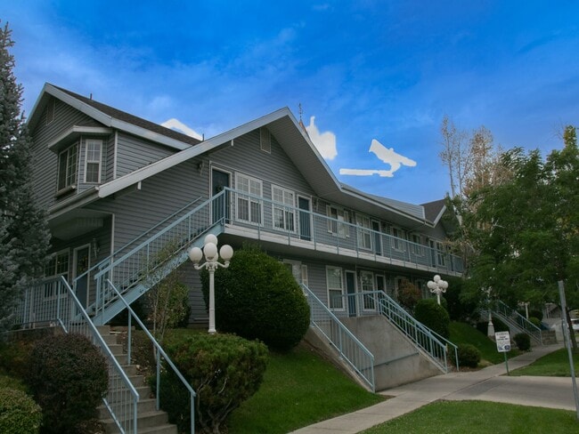Building Photo - Get October Rent Free! Charming 2-Bedroom ...