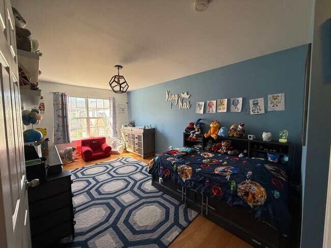 Building Photo - 334 Bowler Ct