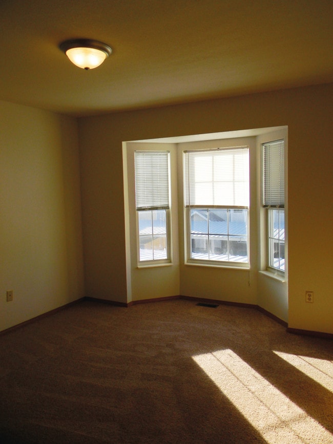 Living - Petrus Circle Townhomes