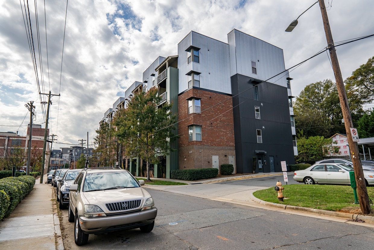 630 Calvert St Unit 306, Charlotte, NC 28208 Condo for Rent in