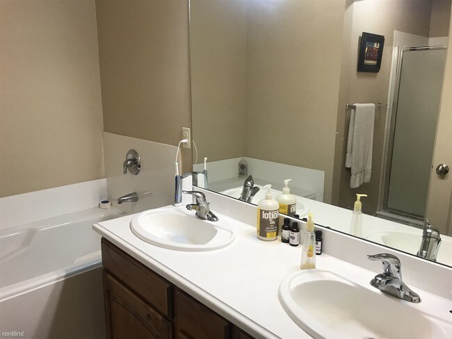 Foto del edificio - 6769 Sienna Park Ln