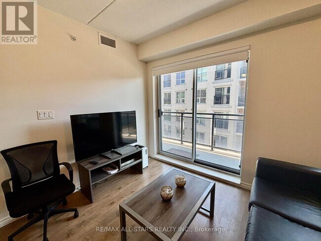 Building Photo - 307 - 275 LARCH STREET