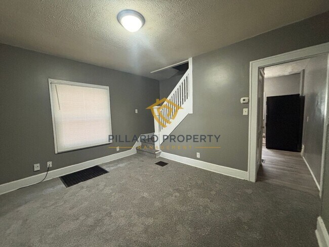Foto del edificio - 706-708 North Bosart Avenue