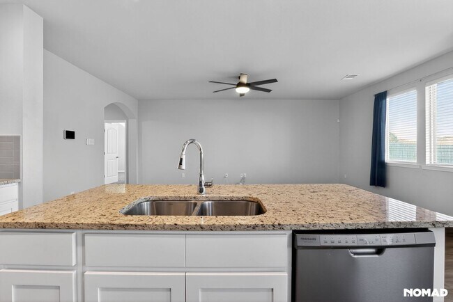 Foto del edificio - 3274 E Blue Heron Dr