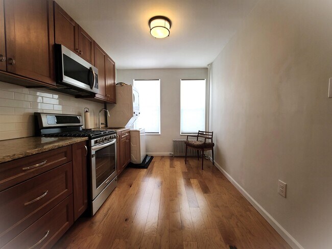 Building Photo - 48 65th St
