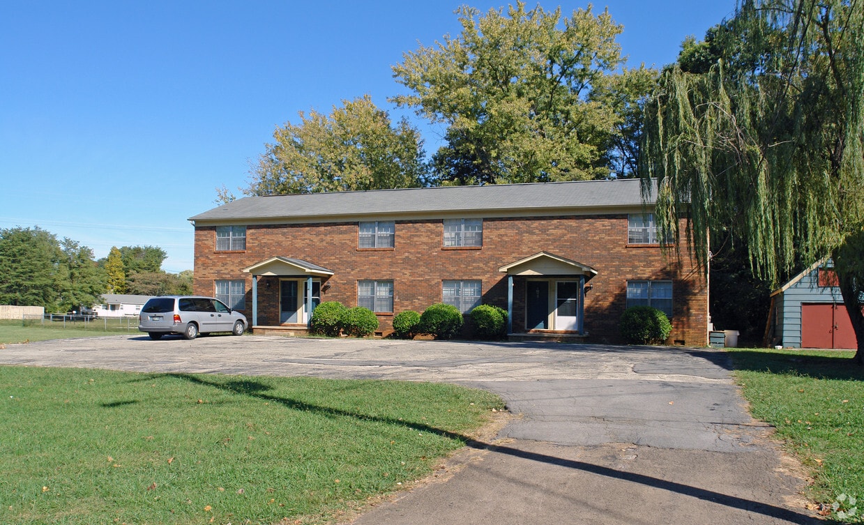 Foto principal - 810 Teaberry Ln