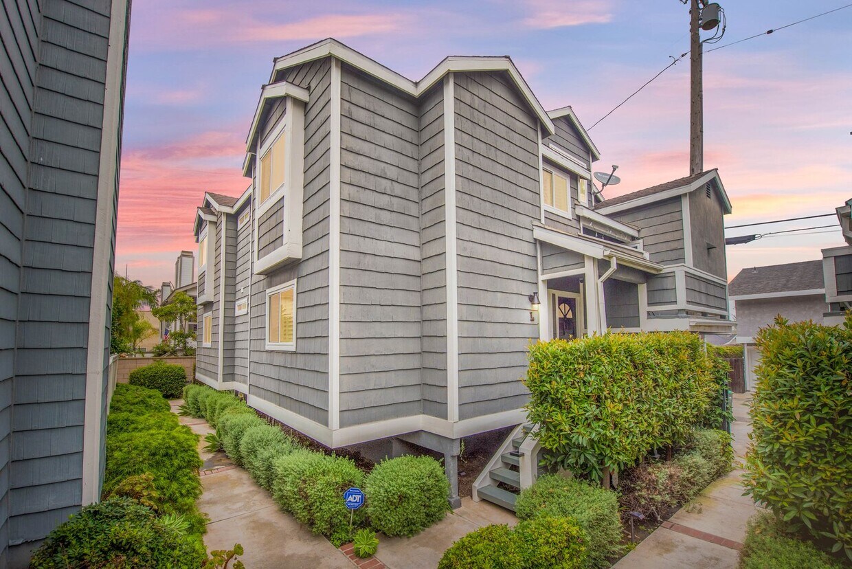 Foto principal - Costa Mesa Newport Heights Stunner!