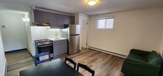 Building Photo - 1119 2nd St SW