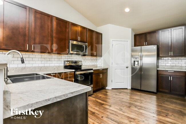 Foto del edificio - 1701 Ridgeway Trl