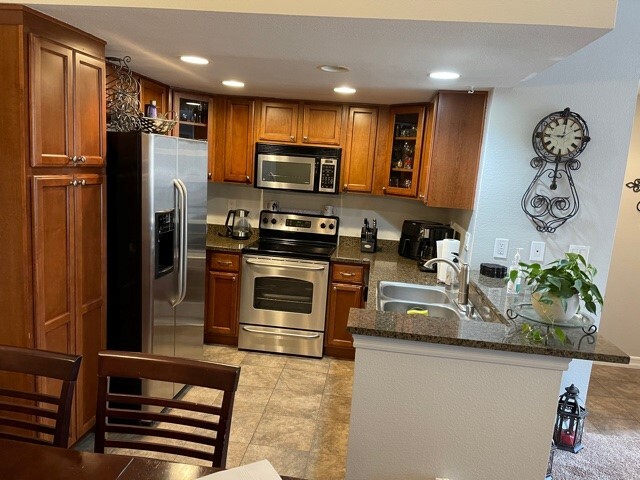 Upgraded kitchen - 15267 Maturin Dr