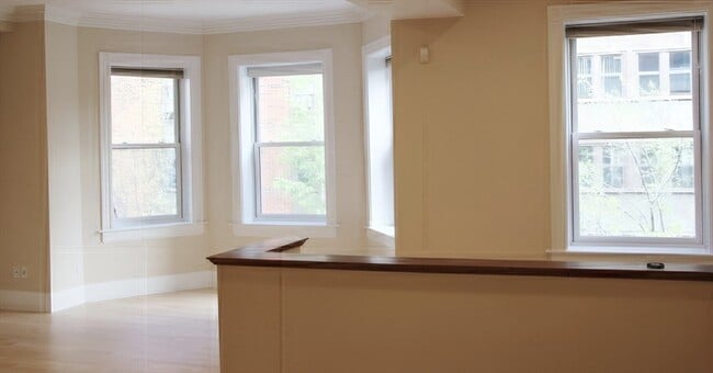 Building Photo - 69 Saint Botolph St