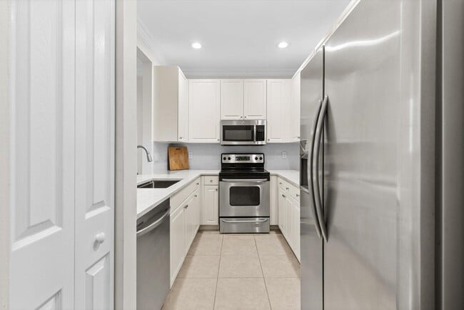 Building Photo - 1460 Corbison Point Pl