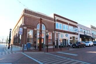 Building Photo - 114 Trade St