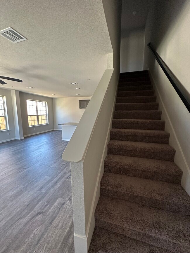 Building Photo - 3104 Solana Cir
