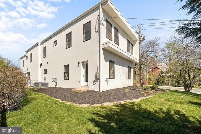 Building Photo - 8618 Jones Mill Rd