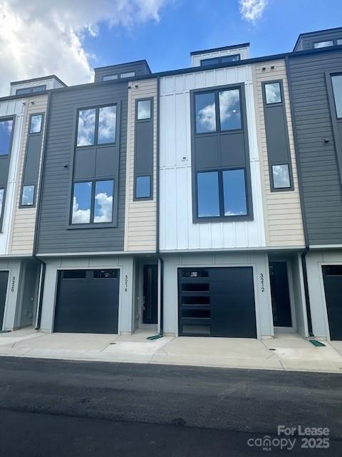 Building Photo - 3216 Riley Ave