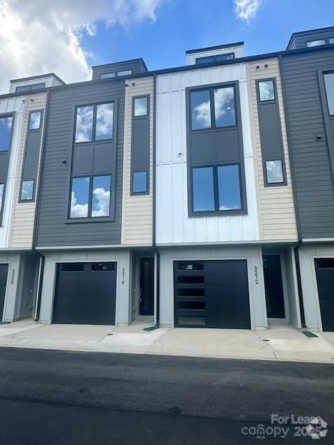Building Photo - 3216 Riley Ave