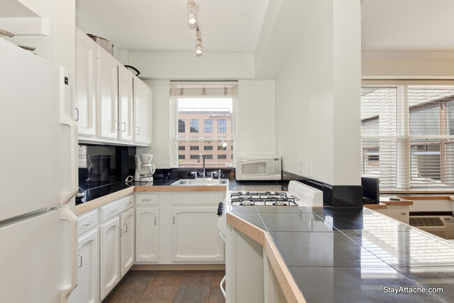 Building Photo - 2130 N St NW