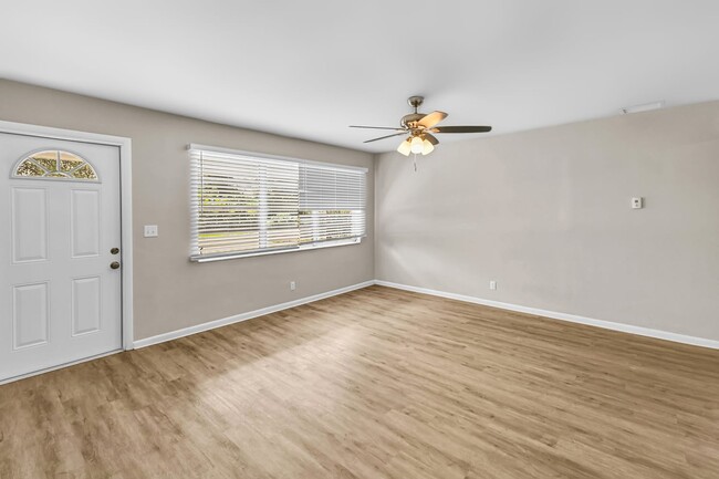 Foto del edificio - 319 Sw 9Th Ave