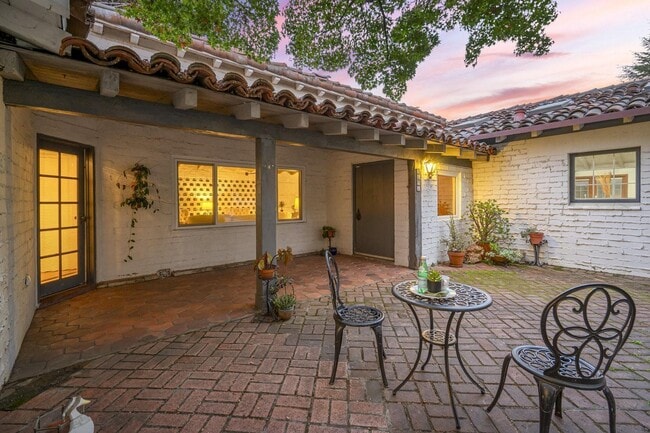 Building Photo - 3691 Laguna Ave