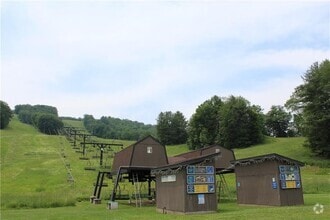 Building Photo - 10329 Briar Hill Rd