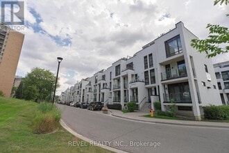 Building Photo - 136 Widdicombe Hill Blvd