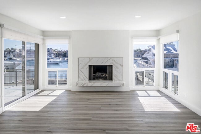 Building Photo - 919 Bayside Dr