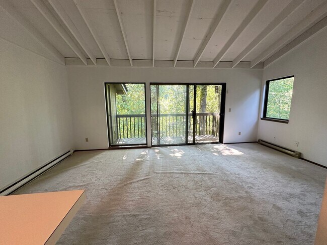 Building Photo - 1 Bedroom Sylvan Heights Condo with Water,...