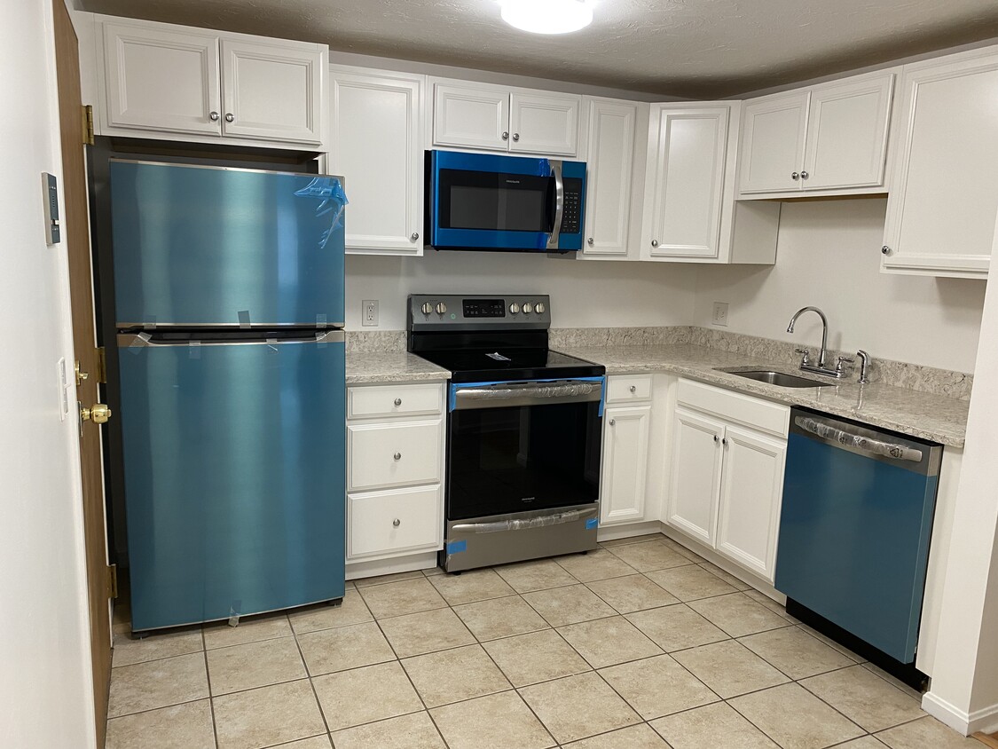 Newly renovated kitchen - 150 School St