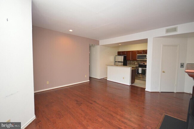 Building Photo - 3912 Penderview Dr