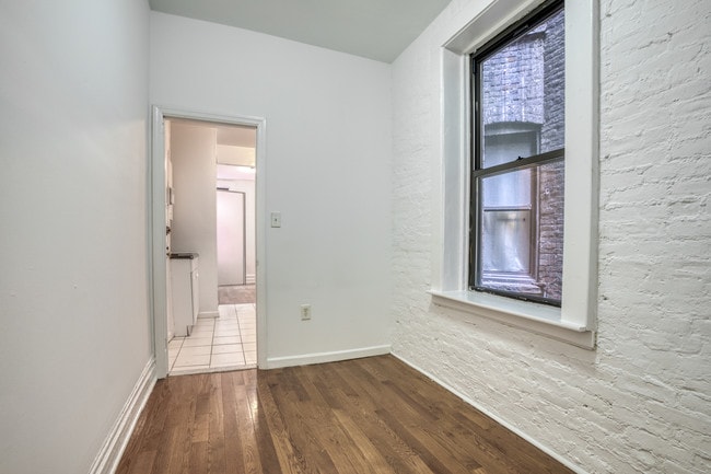 Building Photo - 1073 1st Avenue