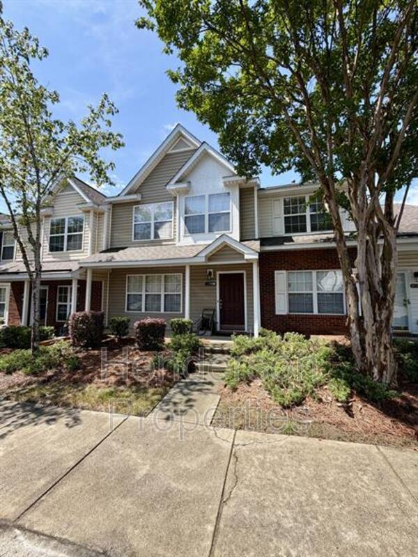Building Photo - 17121 Greenlawn Hills Ct