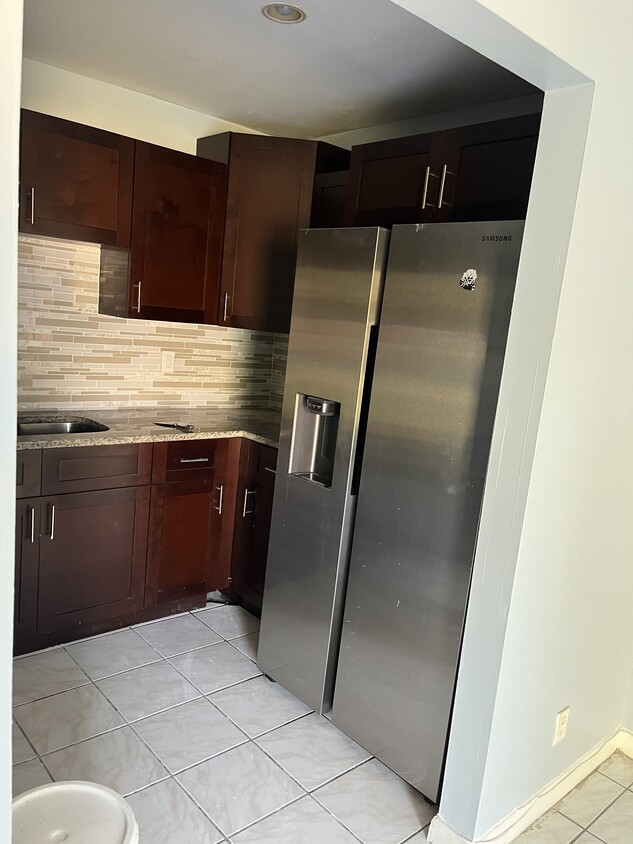 Foto del edificio - 7684 Kimberly Blvd