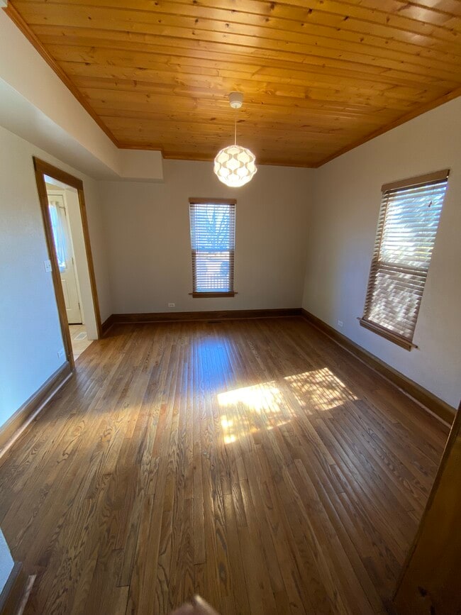 Dining room - 104 2nd St