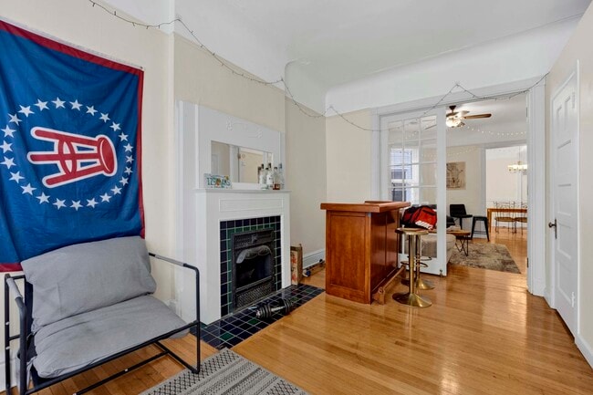 Building Photo - 2522 N Burling St