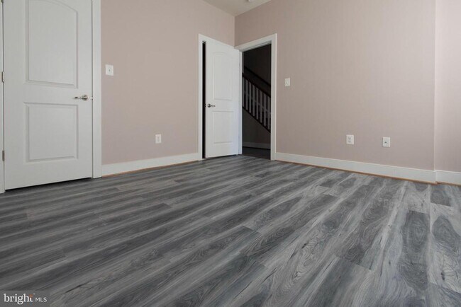 Building Photo - 408 Hendrix Ave