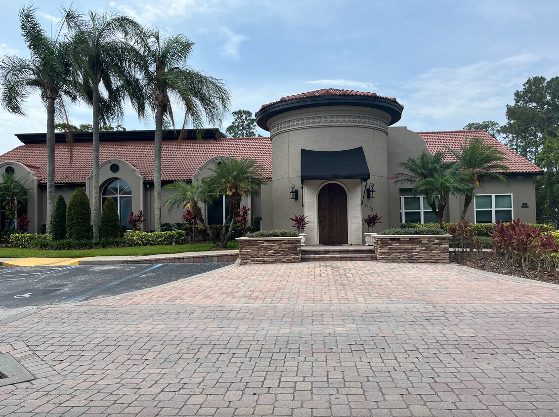 5120 Conroy Rd Unit 534, Orlando, FL 32811 Condo for Rent in Orlando