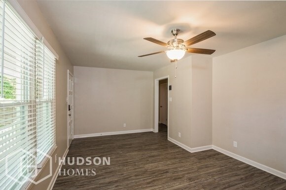 Foto del edificio - NOW AVAILABLE! - 5313 Coburg Ave, Charlott...