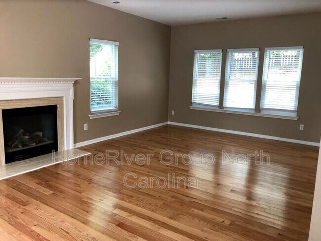 Building Photo - 13735 Bluffton Ct
