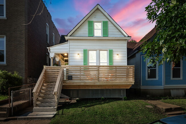 Night Shot - 4160 Juniata St