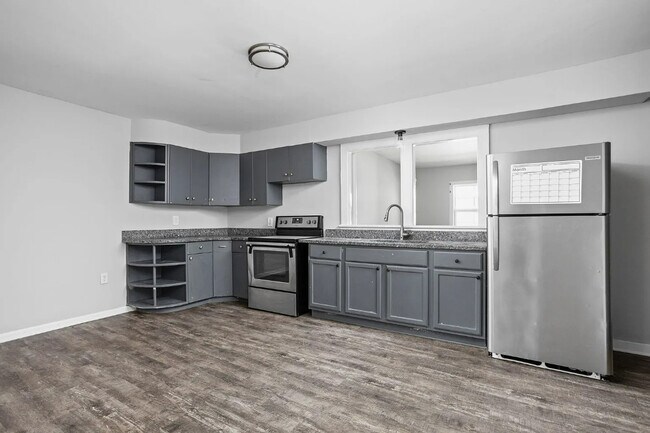 Building Photo - 1526 Lawton Ave