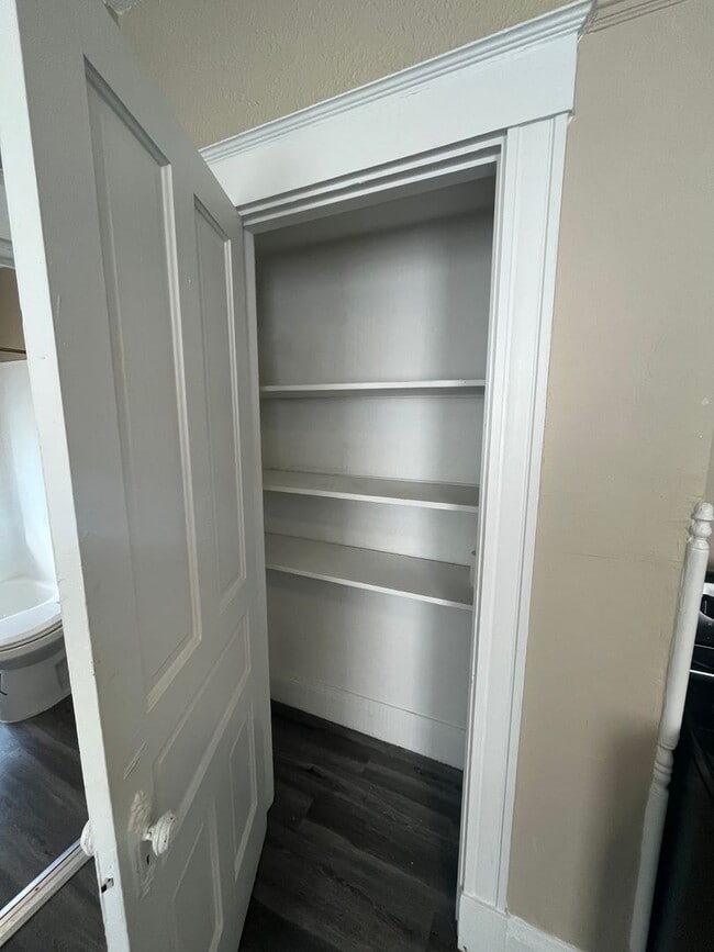 Building Photo - 235 Emming St